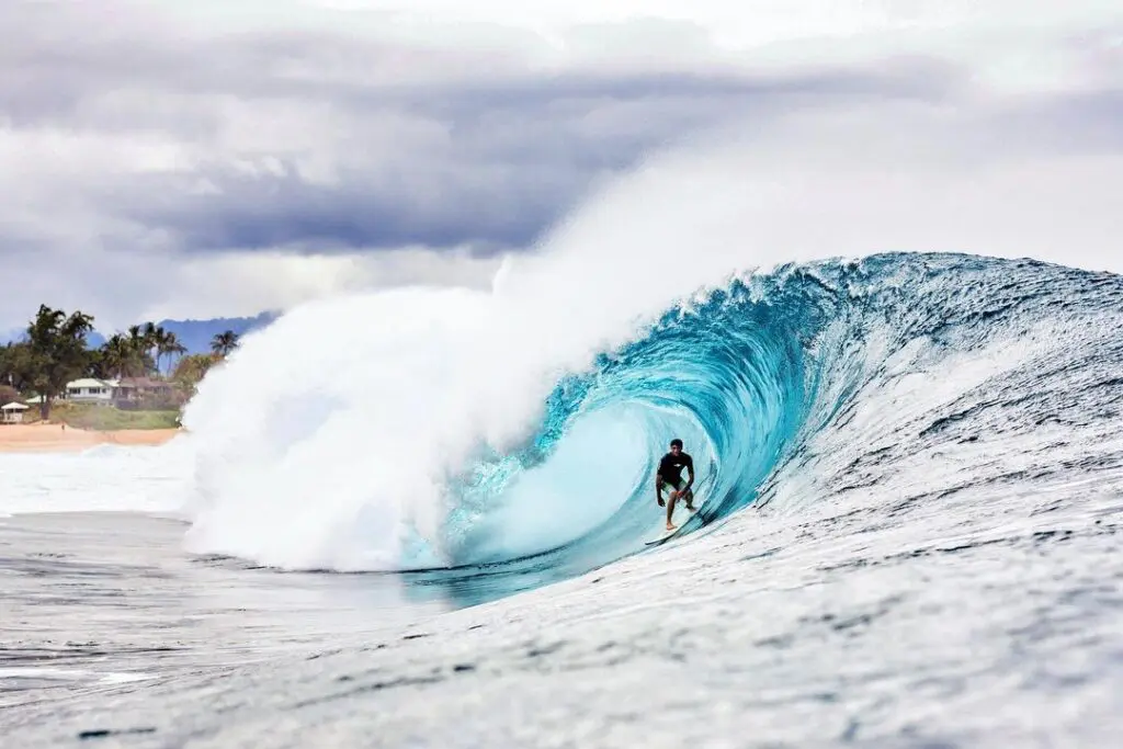 Foto de Alan Saulo, surfista profissional Brasileiro